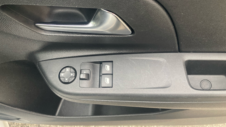 Vauxhall Corsa 1.2 SE 5dr Petrol Hatchback